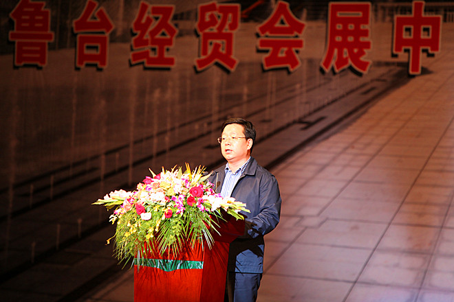 夏芳晨副市長(cháng)出席濰坊昌大建設集團會(huì )展中心工程頒獎盛典并作重要講話(huà)