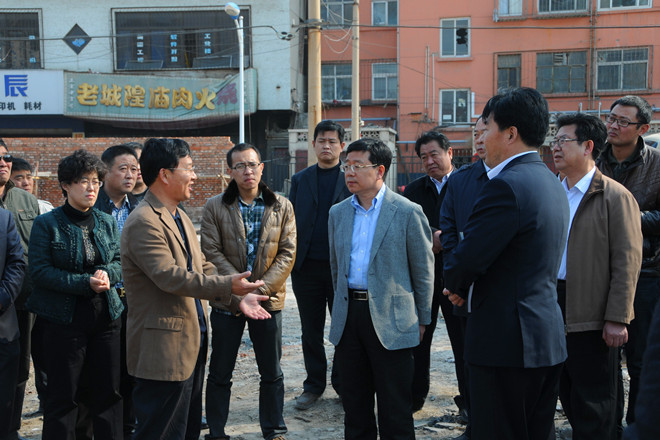 徐鵬強董事長(cháng)陪同夏芳晨副市長(cháng)調研張面河改造和城隍廟項目