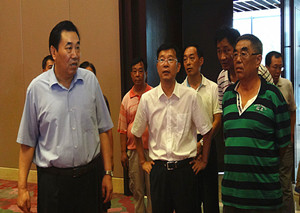 濰坊市委書(shū)記杜昌文視察兩岸交流中心工程徐鵬強董事長(cháng)陪同